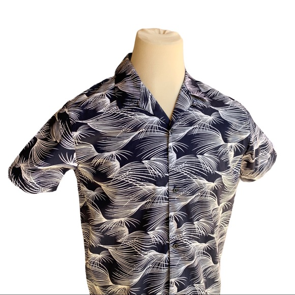 Reaction Kenneth Cole Short Sleeve Button Down Medium - Picture 2 of 7